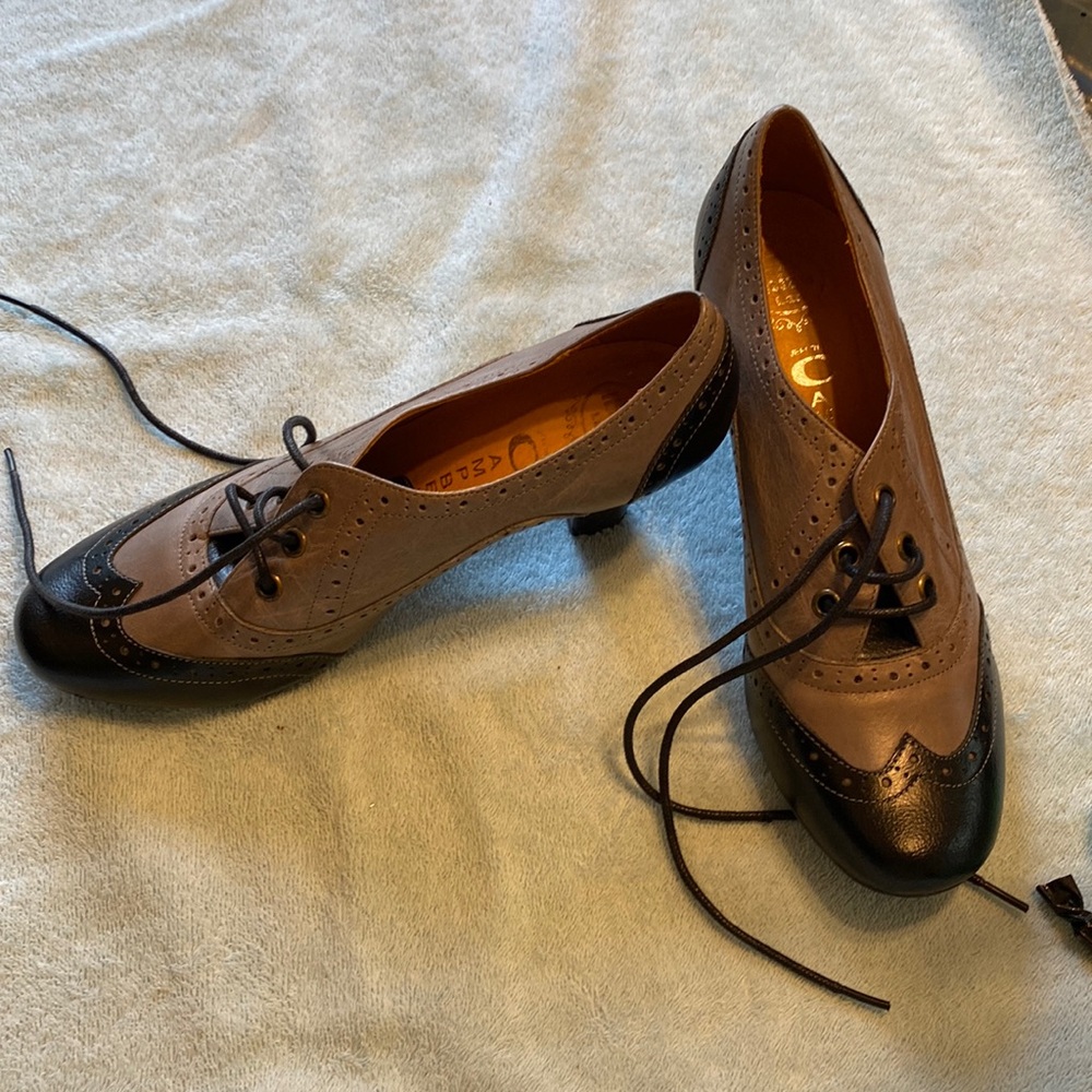 Jeffrey Campbell, Black & Gray Oxford’s, Leather, Excellent condition, sz 8.